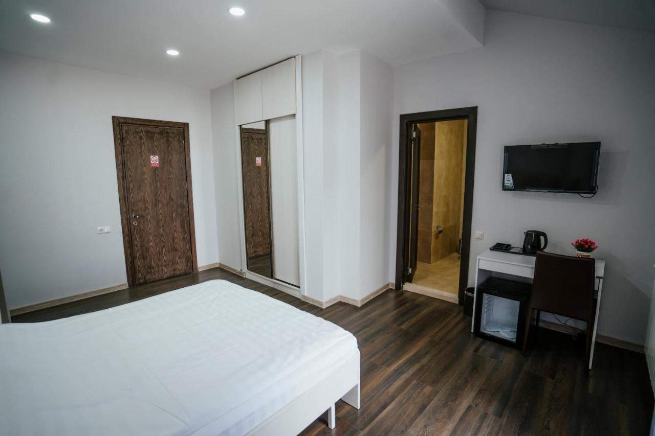 West Apart Hotel Batumi Exterior photo