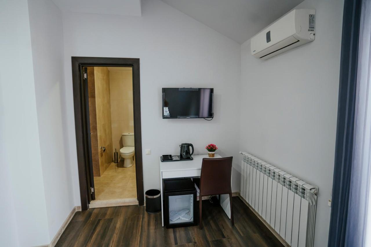 West Apart Hotel Batumi Exterior photo